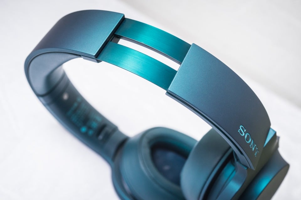 以多色為賣點的 Sony 高解析度音訊無線耳機 h.ear 系列，最近推出一款 h.ear on Wireless NC，支援 LDAC 藍牙解碼，以及追加主動式消噪功能，預計 4 月份到貨，筆者先跟大家分享實際試聽！