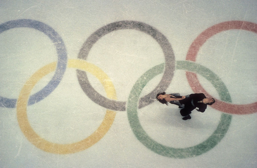 又到 4 年一度的奧運會，今次巴西奧運更是首度在南美國家舉行。運動場上除了運動員們盡展所長之外，另一個在場上使盡混身解數的就是攝影師，記錄低無數運動員的英姿。而來自英國的 Bob Martin 就是最著名的其中一位，在上屆倫敦奧運作為「Photo Chief」，而在今年里約奧運也是其中一位攝影顧問。