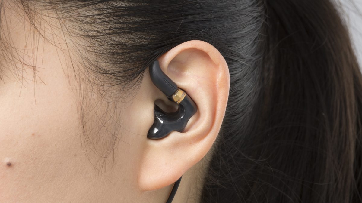 今年是 Onkyo 的 70 周年，旗下的 CM（Custom-Made）耳機以往只在日本地區發售，最近就把三款 CM 耳機 IE-C1、IE-C2 及 IE-C3 於香港正式發售！