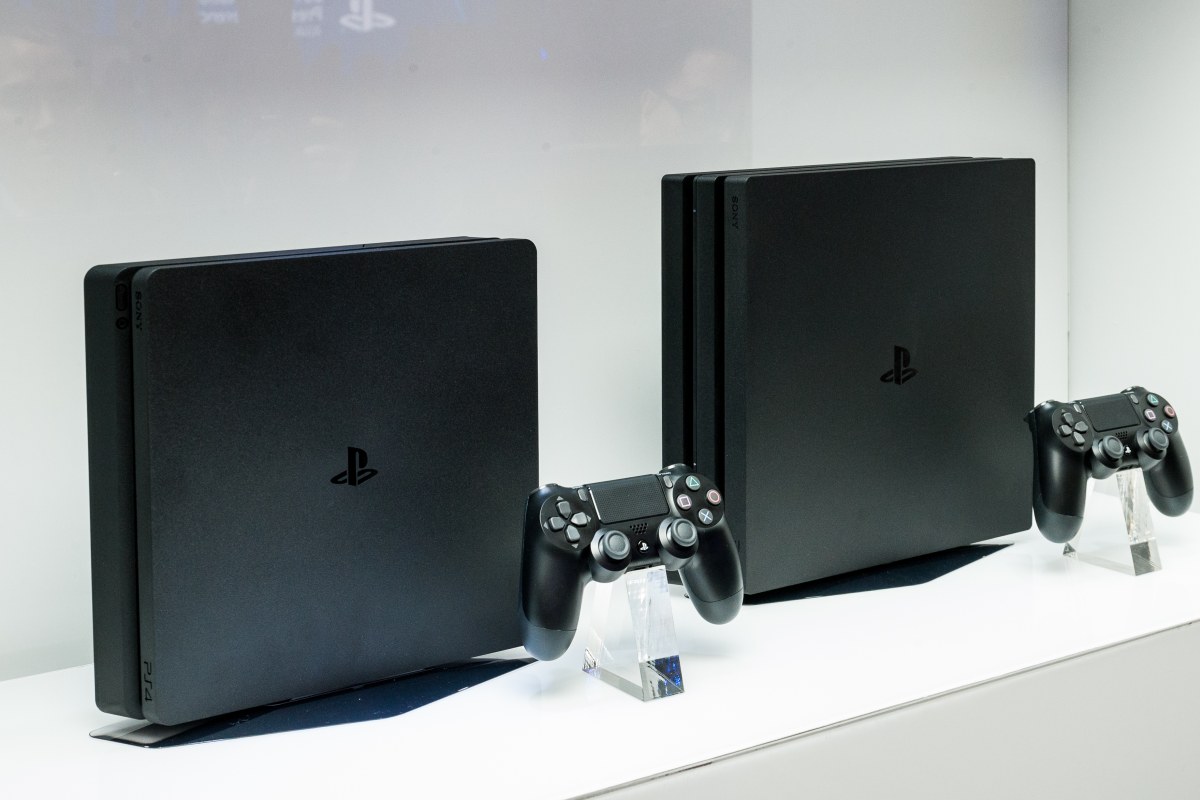 SIEH 今日舉行 2016 PlayStation 亞洲區記者會，正式公佈兩部新 PS4 機型，分別是 PS4 Pro 及 PS4 Slim。流傳好一段日子的「PS4 Neo」正式名為 PS4 Pro；而 PS4 Slim 則是現時 PS4 的更輕更薄版本。