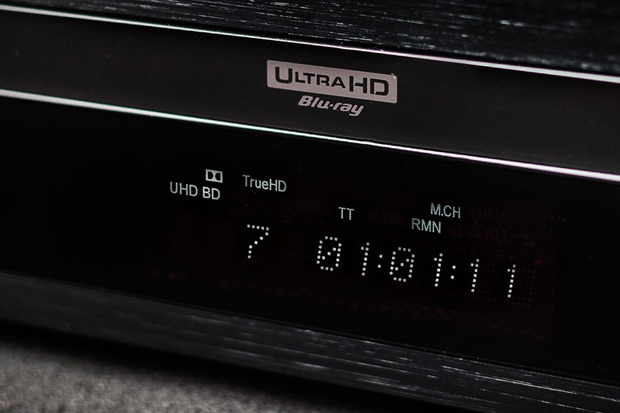 睇得 UHD Blu-ray，大家可能都想等部有質素的播放機。 OPPO UDP-203 早前在外地的影音展已經亮過相，剛剛就終於正式抵港。除了支援 UHD Blu-ray 播放之外，亦採用了新的使用介面以及加入新功能，售價為 $5,299、一月正式發售。