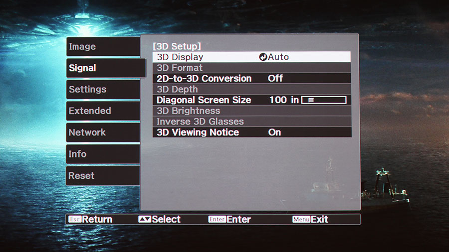 雖然近期開始有比較多 4K 投影機推出，不過價錢基本上都要 4、5 萬起跳，不是普通用家負擔得起。Epson 最新推出的旗艦型號 EH-TW8300 以 3 萬有找的價錢，就已經支援 4K 及 HDR，睇落好似好抵，不過實際上究竟有無「伏」？今次就配合最新推出的 OPPO UDP-203 UHD Blu-ray 機試下 4K 投影效果，同埋睇下設計和使用上有甚麼限制。