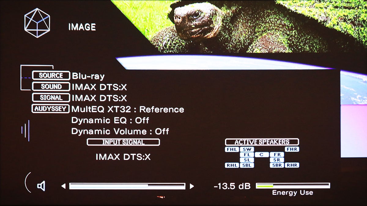 相信大部分朋友都試過去 IMAX 影院睇戲，超巨幕畫面加上震撼音效，雖然票價貴一點，不過可算是現時最正的戲院體驗之一。早前 IMAX 就同 DTS 合作，聯手推出 IMAX Enhanced 影音技術認證，目的是為了將 IMAX 戲院的體驗，通過適當的器材、調校同軟件，完整「複製」到家庭影院。而 Sound United 旗下的兩大擴音機品牌 Denon 及 Marantz 也將會率先支援 IMAX Enhanced，今次 Sound United 的發佈會上就有機會以 AVC-X8500H 率先一試這項新技術的實際效果。