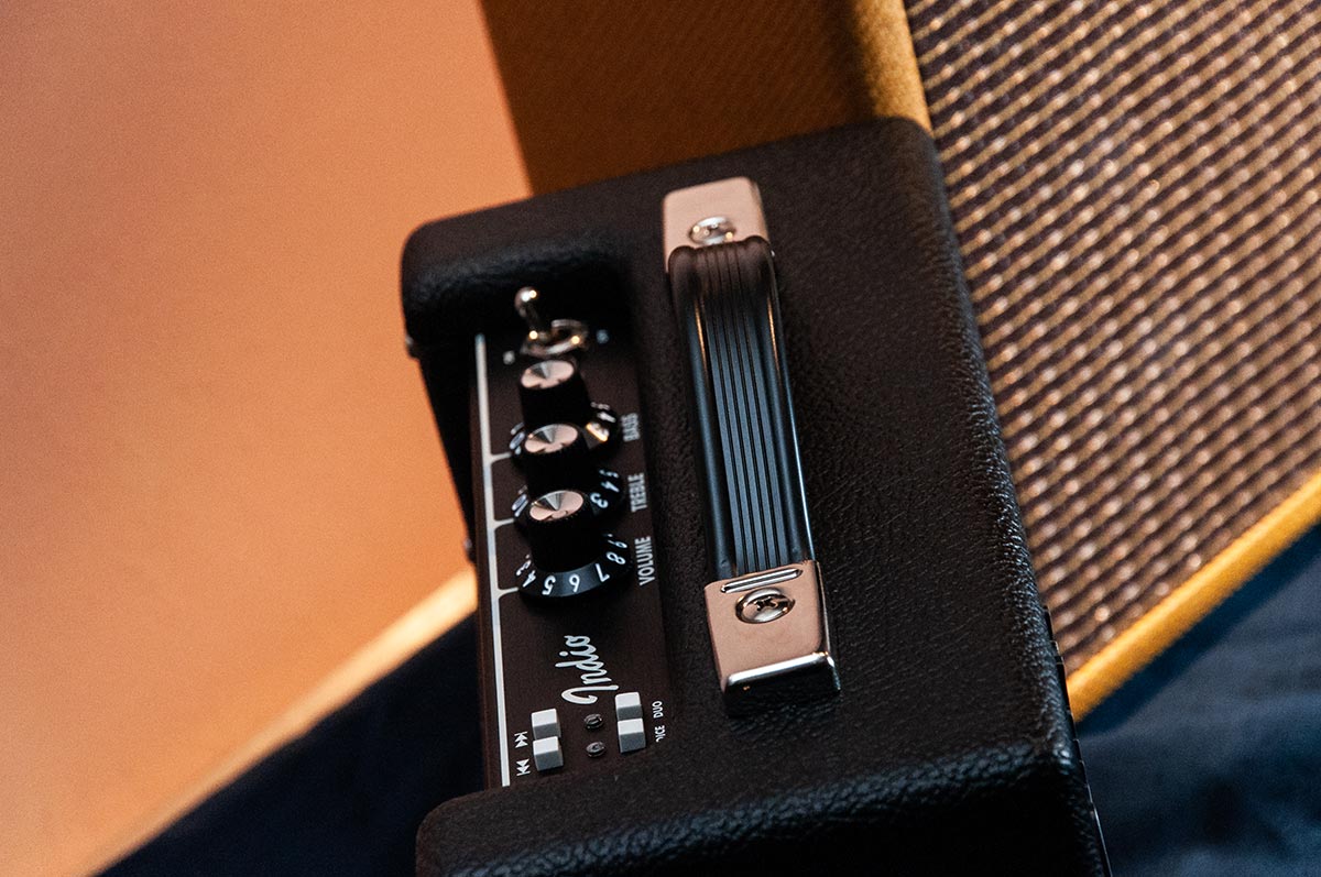 去年 Fender 已開拓藍牙喇叭產品線，最近加推兩位新成員 Monterey Tweed 及 Indio，繼續以 Fender 經典結他 amp 外形為設計藍本。