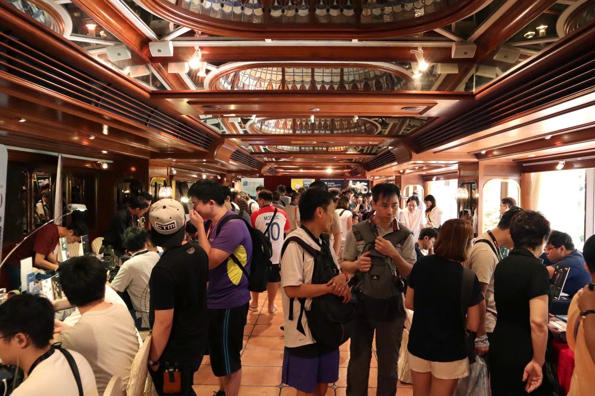 香港影音博覽暨流動音響展（HKAVPE）已來到第 4 屆，一直以來以「買得起的視聽享受」為宗旨。除了「貼地」影音器材之外，今屆亦新增不少全新高級音響產品。而近年大受歡迎的「流動音響展銷區」，同樣位於富豪酒店 3 樓，集中展示耳機、DAP 等個人流動音響產品。