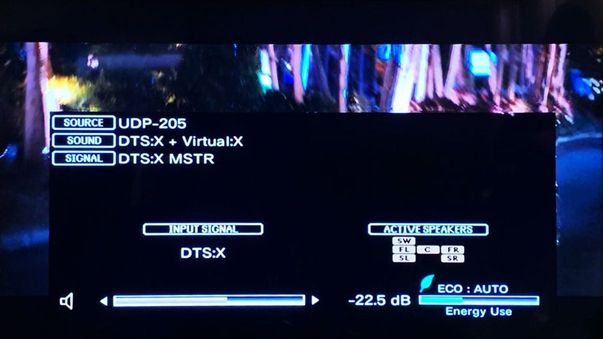 現時由戲院到影碟，講到 3D 聲效多數都是指 Dolby Atmos（杜比全景聲），知名度亦都比對家 DTS 的 DTS:X 高。不過講到虛擬天花聲效技術，DTS 在 2017 年推出的 DTS Virtual:X 發展就相對成熟和普及，不少 soundbar 和擴音機都配備了這個聲效運算技術。而 Dolby 就在 2019 年低調地推出了自家的虛擬天花聲道技術「Dolby Atmos Height Virtualizer」作反擊，同樣無需天花、反射喇叭就可以模擬到一定的天花聲道效果。