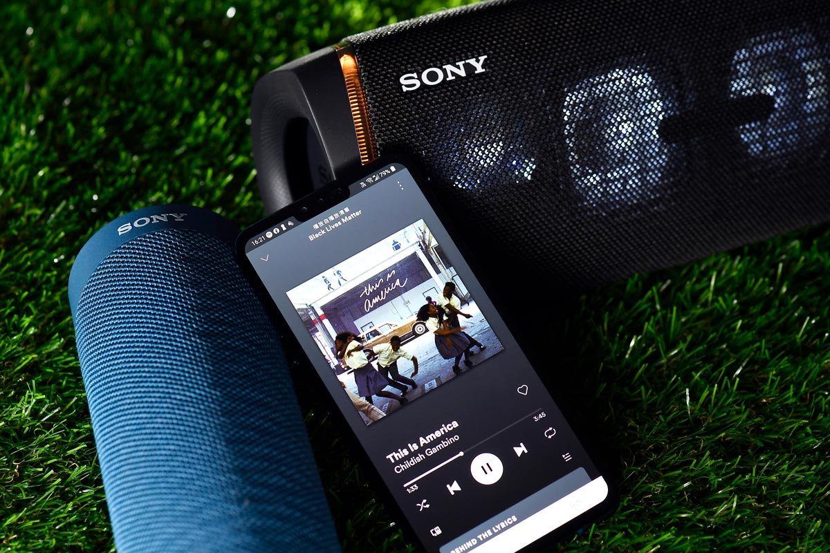 如果有留意開 Sony 的電視，會發現 X-Balanced Speaker 技術，可以提供更佳的電視音效。原來今年新推出的 Extra Bass 藍牙喇叭產品，同樣運用了該技術，改用全新的非圓形單元設計，其好處是能夠充份運用震膜的面積，從而增加音壓，提供強勁低頻的同時，有效地減少聲音失真。