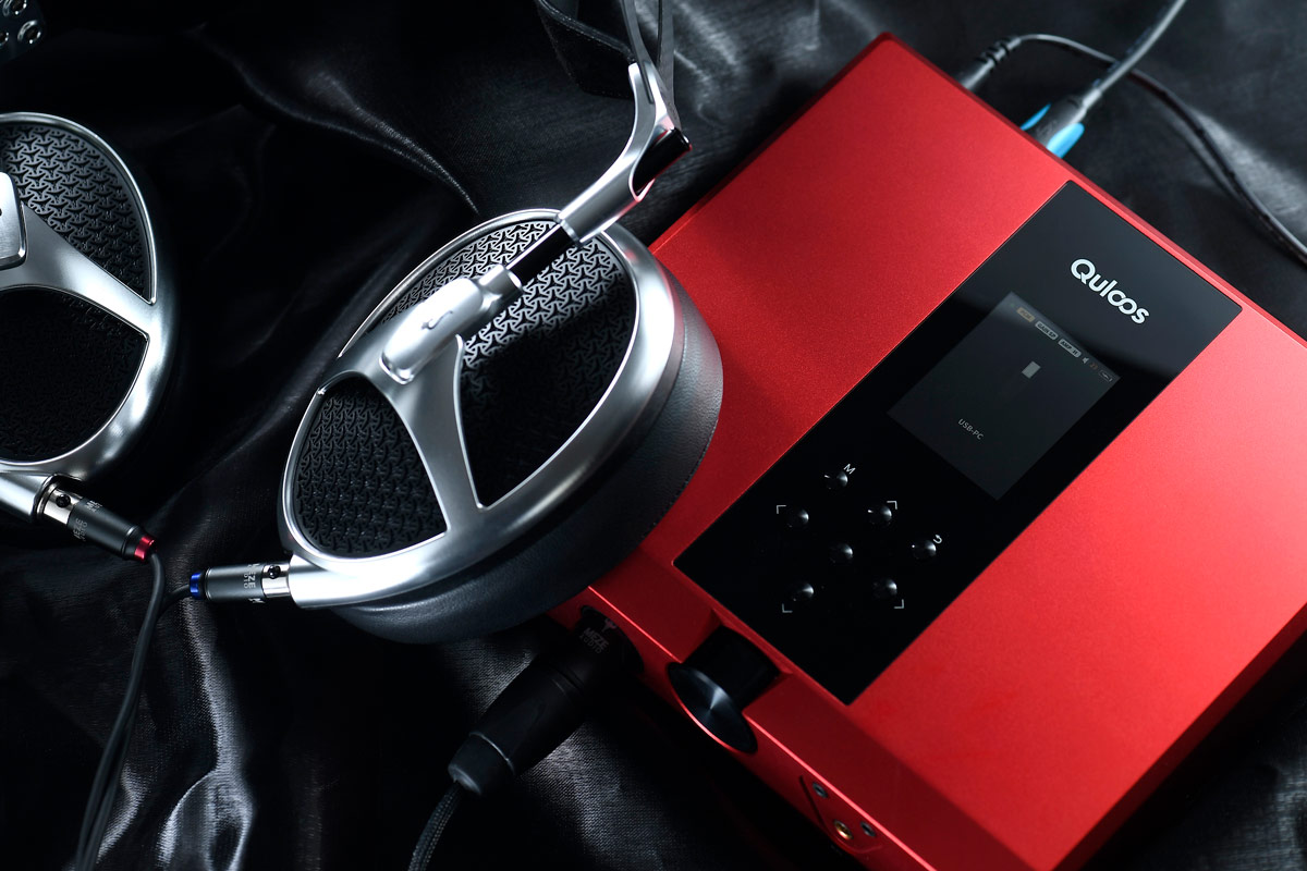 羅馬尼亞耳機品牌 Meze Audio 於 2018 年推出旗艦級頭戴式耳機 Empyrean，與烏克蘭聲學團隊 Rinaro Isodynamics 一同開發，由內到外都經過精心佈局，絕對是既精緻又好聲的誠意之作，曾在耳機圈中掀起一時熱話。事隔三年，他們再度合作推出新作 Elite，不單止單純換上新一代 MZ3SE 平面震膜單元結構，還有其他細節作了一定程度調整，實現了平面震膜耳機的新標準。