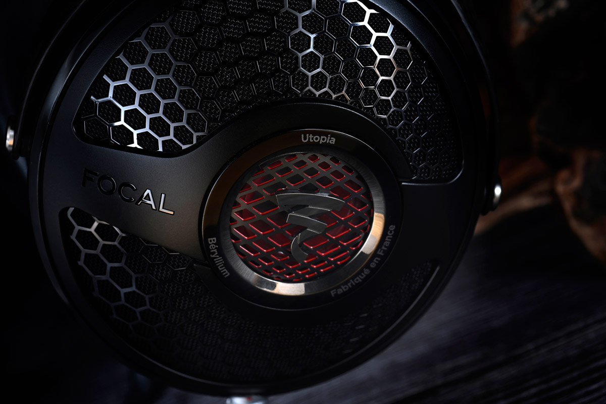 法國 Focal 的旗艦級開放式耳筒 Utopia，集齊了 Focal 最頂級的技術於一身，事隔 6 年，新一代 New Utopia 終於面世。新耳機同樣於法國設計及製造，無論外觀上、單元或聲學方面均作出改善，目的是呈現更出色的音質。