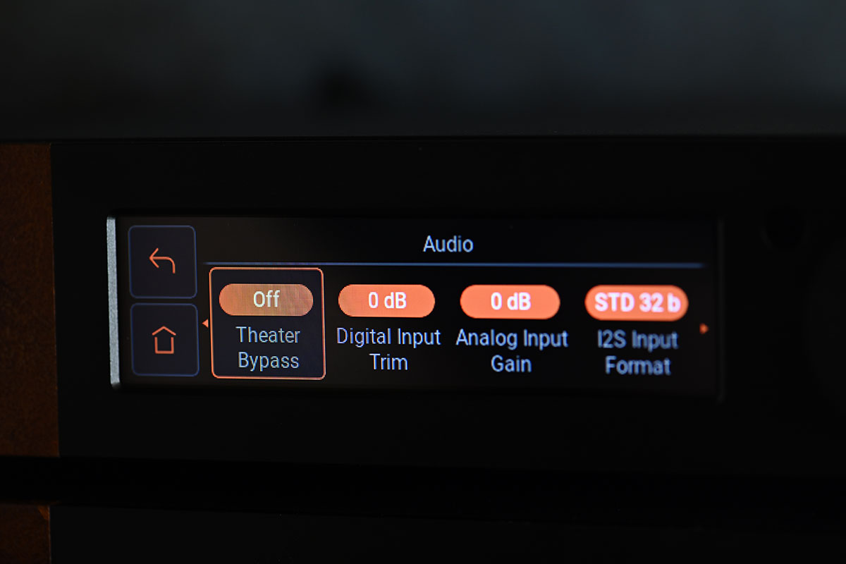 Ferrum Audio 是來自波蘭的新晉專業音響品牌，憑著出色的音質、功能和造工，推出的 OOR 耳擴、ERCO 解碼耳擴、HYPSOS 混合式 DC 供電都相當受歡迎。今次最新推出的 WANDLA 則是旗艦解碼前級，除了超豐富的功能和接駁介面之外，更與著名發燒播放軟件 HQPlayer 的開發商 Sygnalyst 合作設計了兩種專屬的數碼 filter，可說玩味與質素兼備。