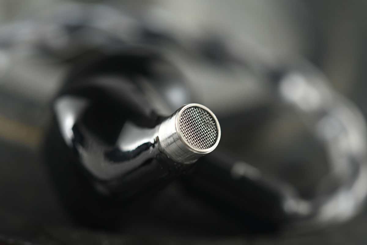入耳式耳機經過了多年來，經過了一輪單元數量戰，又進入了混合不同單元特性的境界。Noble Audio 最新推出的入耳式耳機 Stage 3，就是一款利用動圈與動鐵單元的三單元耳機。