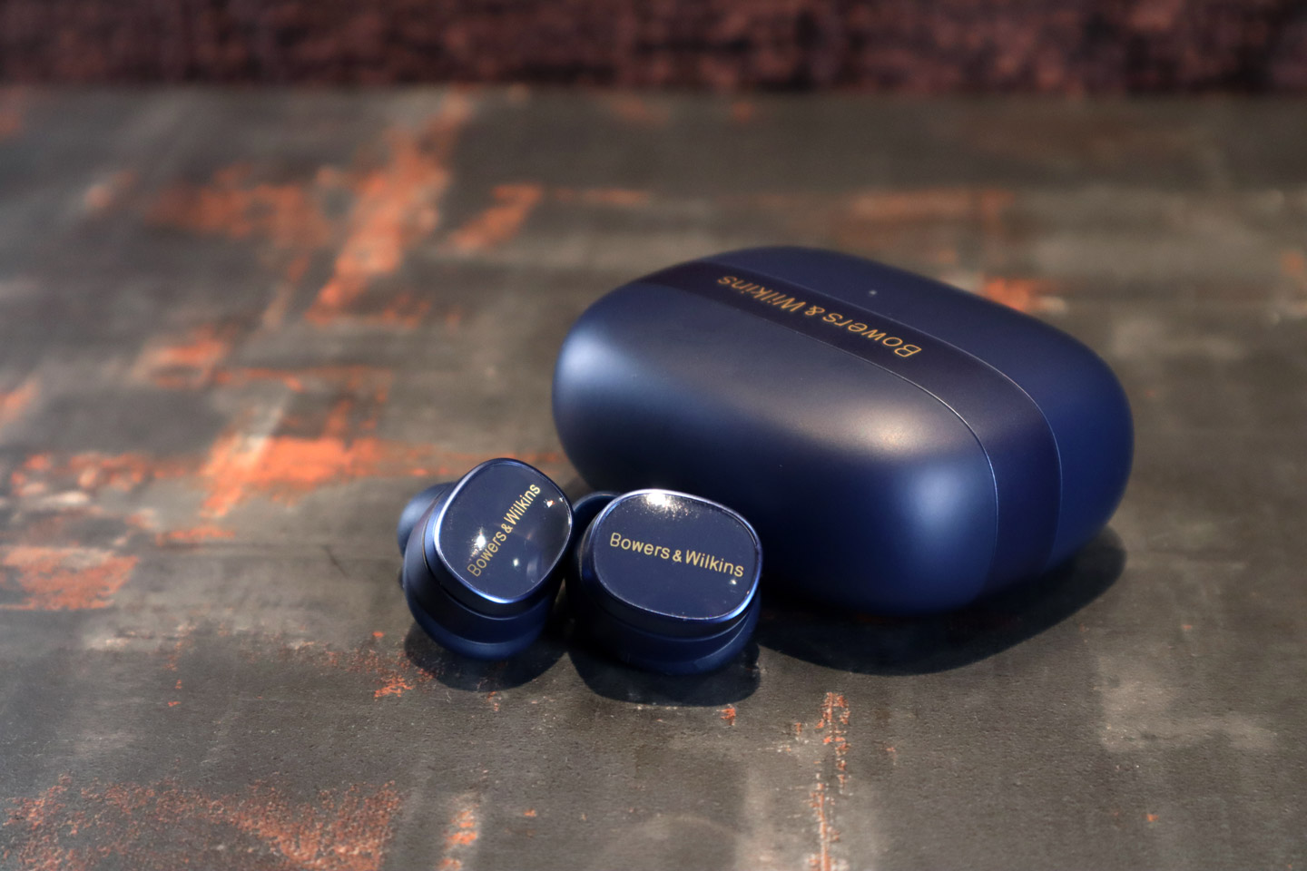 Bowers & Wilkins 今天（21/8）在尖沙咀的「Bowers & Wilkins Experience Shop」發佈了新一代真無線耳機 Pi8 和 Pi6。在內的單元技術源自於其頭戴式耳機 Px8 和 Px7 S2，實現了真正的 Hi-Fi 音質標準。