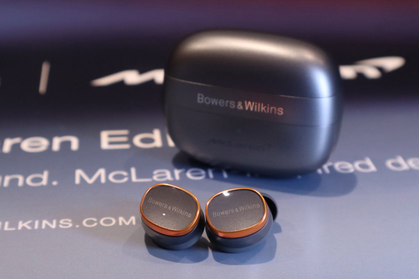 Bowers & Wilkins 在今日（4 月 30 日）於香港舉行的發佈會上，推出了全新的 Px7 S3 頭戴式無線降噪耳機。作為該系列的第 4 代產品，Px7 S3 在性能和設計上都達到了相當成熟的水平，旨在為用家提供卓越的音質、舒適度和降噪效果。