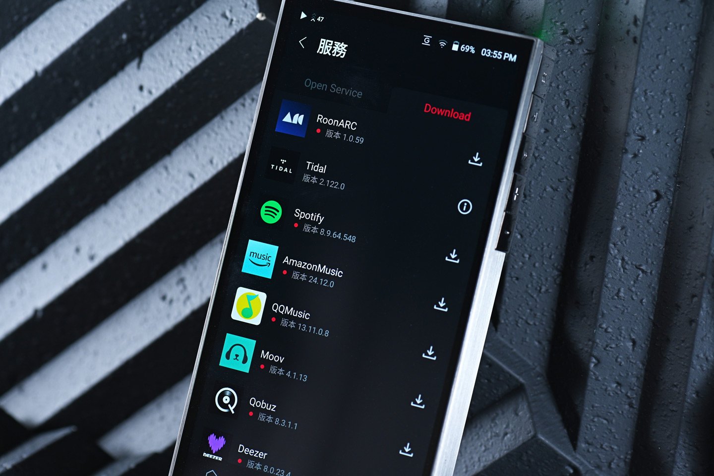 韓國品牌 Astell&Kern 在高端音響界早已享譽全球，其最新推出的 PD10 不僅是一款數碼音樂播放器（DAP），更是一個多功能的座檯音響系統，專為滿足便攜和家庭音響用家的需求而設計。PD10 不僅延續了 Astell&Kern 的優良傳統，在設計、功能及音質上亦實現了顯著突破，為音樂愛好者帶來了全新的聆聽體驗。