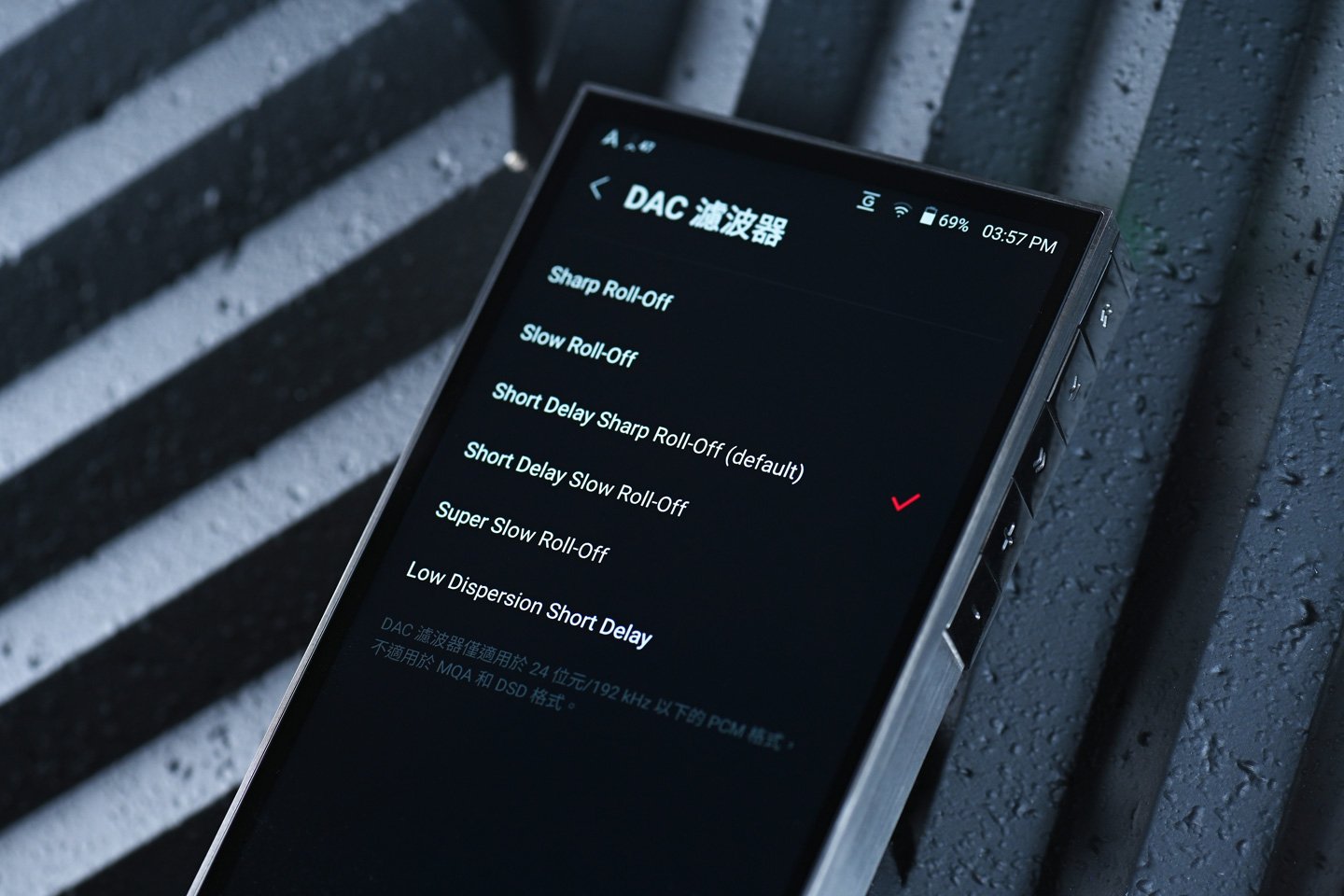 韓國品牌 Astell&Kern 在高端音響界早已享譽全球，其最新推出的 PD10 不僅是一款數碼音樂播放器（DAP），更是一個多功能的座檯音響系統，專為滿足便攜和家庭音響用家的需求而設計。PD10 不僅延續了 Astell&Kern 的優良傳統，在設計、功能及音質上亦實現了顯著突破，為音樂愛好者帶來了全新的聆聽體驗。