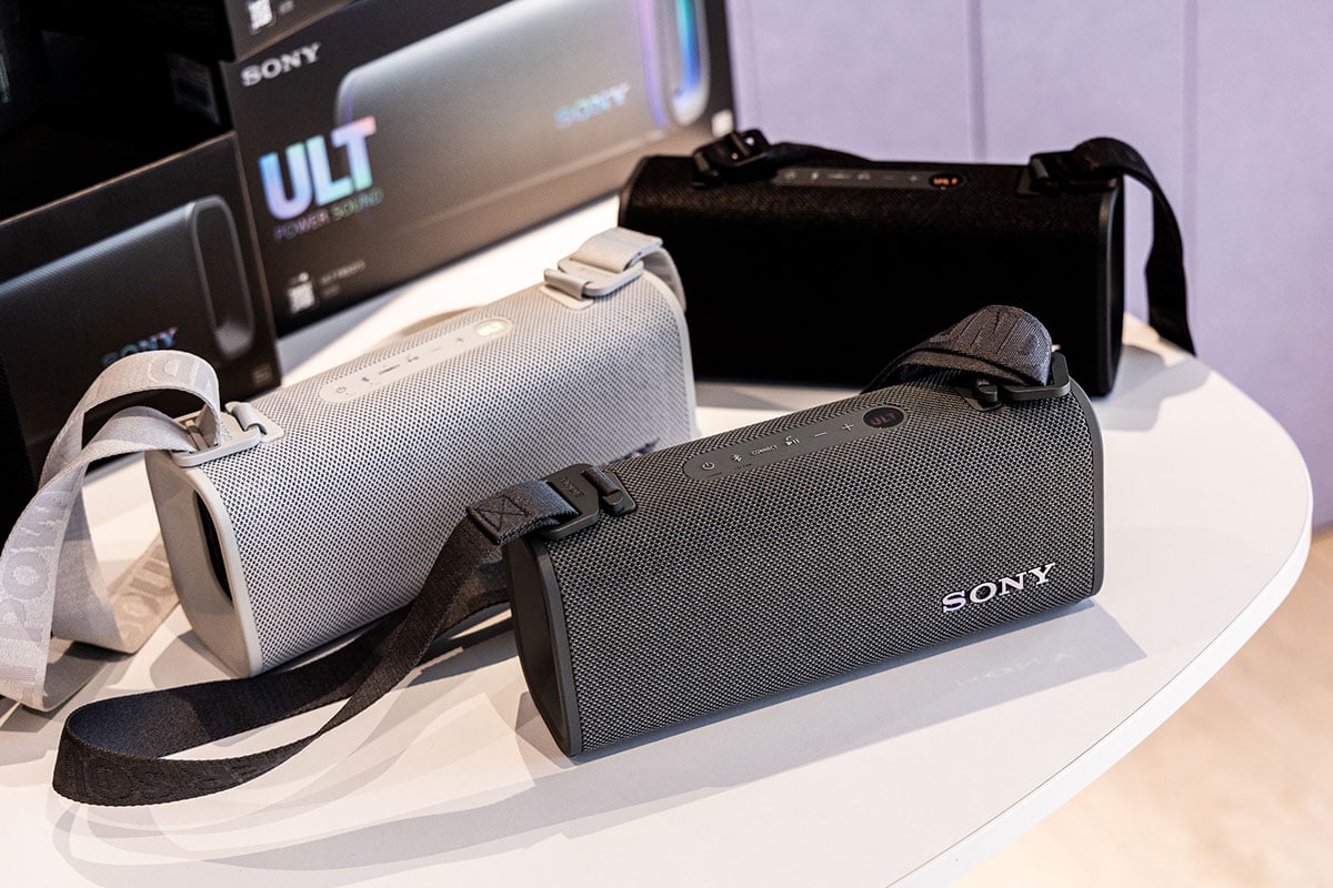 Sony 最新推出兩款 ULT POWER SOUND 系列新喇叭 ULT FIELD 5 及 ULT FILED 3，專為音樂愛好者打造，只需按下 ULT 按鈕，即可進一步加強低音和音效動態，十分適合派對和戶外活動使用。同場推出還有 ULTMIC1 無線麥克風，可與 ULT POWER SOUND 系列喇叭無縫配對，啱晒鍾意唱歌的朋友。