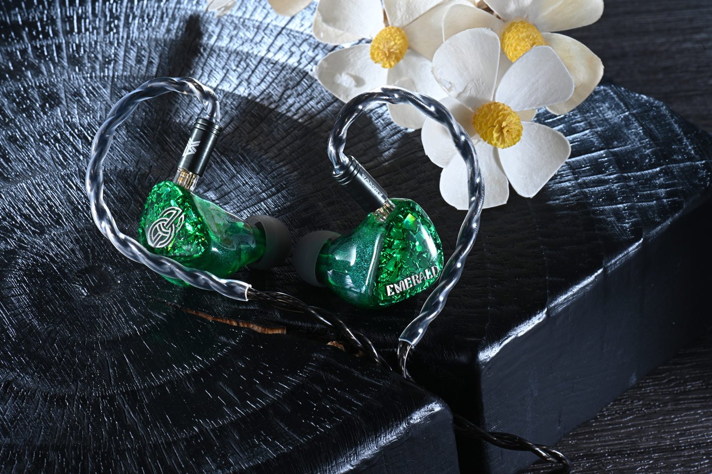 【評測】Eminent Ears Emerald：更易入手的選擇