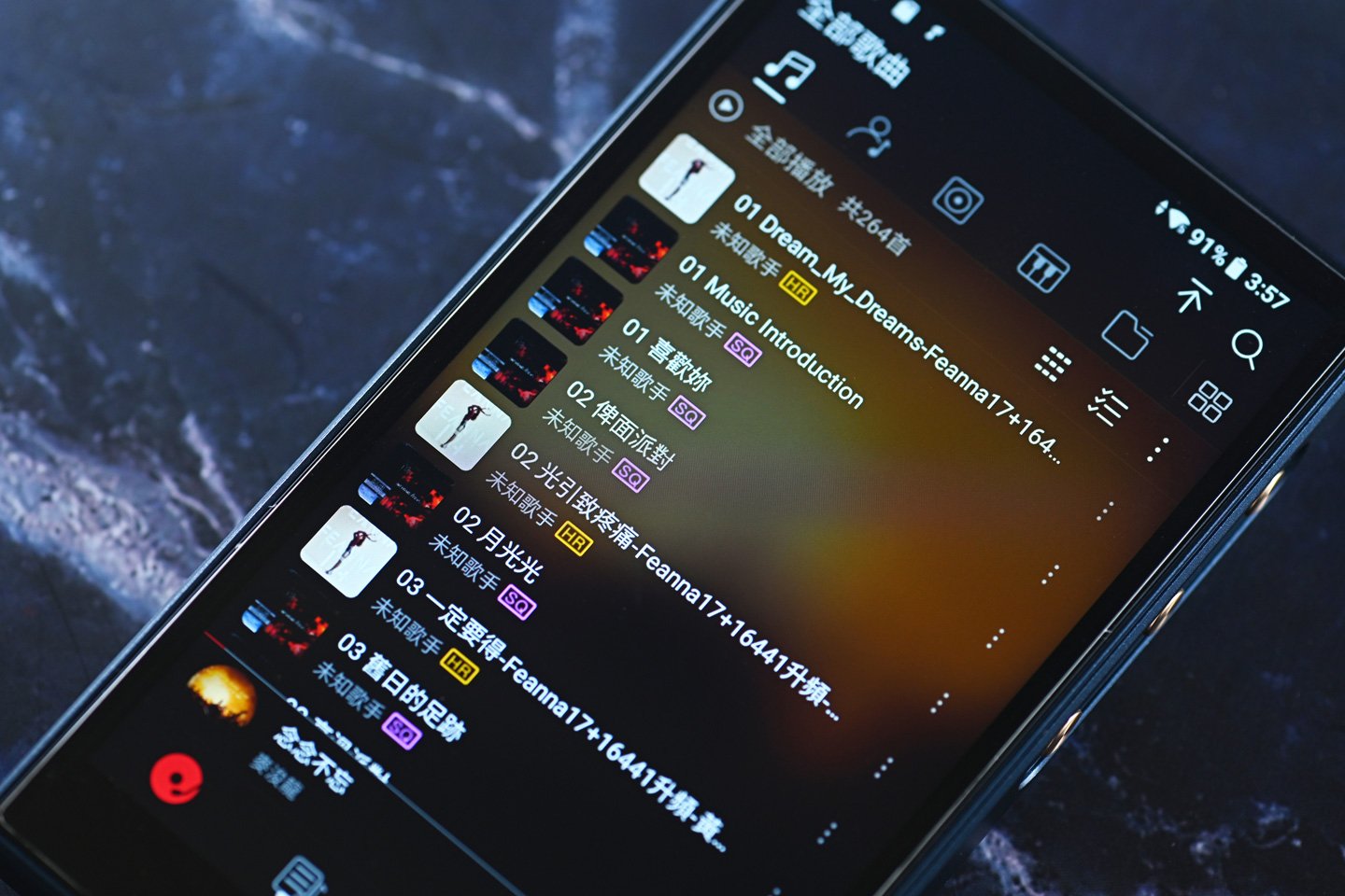 許多初燒玩家對於入門 DAP 的需求逐漸減少，這主要是因為便攜式 USB-C 解碼耳擴（俗稱「老鼠尾」）的便利性和音質表現已經能夠滿足大部分人的需求了。因此，入門 DAP 必須在規格和功能上大幅提升，以增加其競爭力。Fiio M21 的問世，為市場注入新景氣，這款二千多元的播放器，在音質、功能和設計上都展現出色的表現，成為理想的入門選擇。