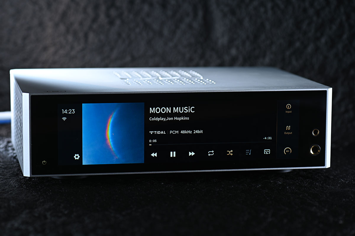 Matrix Audio 近年推出的產品的確愈來愈吸引，今次最新推出的 TS-1 數碼音樂播放器除了具備超齊全的音樂串流功能之外，各種接駁、播放功能也極之全面，可說專為配搭耳機和主動式喇叭而設，作為桌面音響系統的核心相當萬能，而且由操作到音質的表現都相當有驚喜。