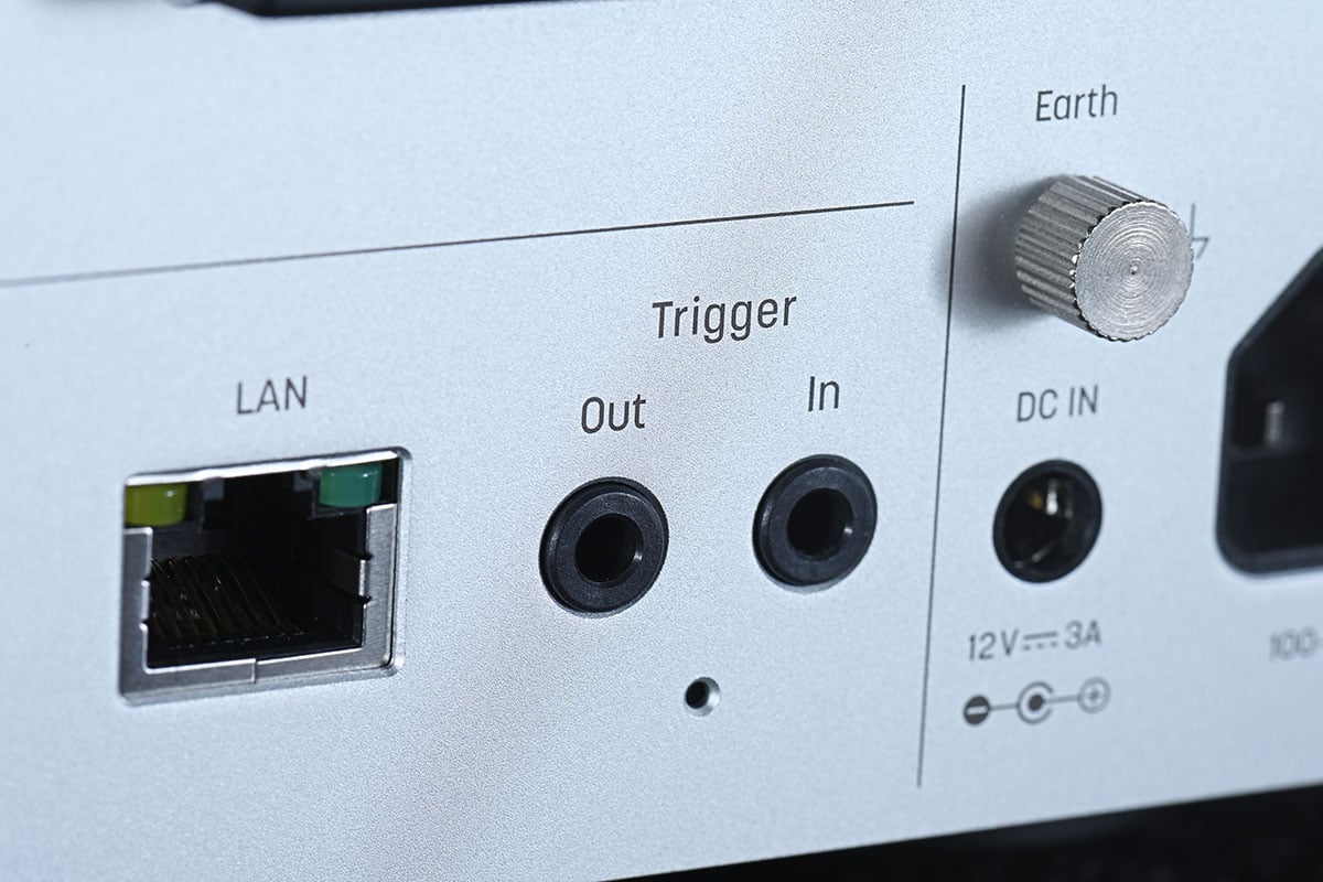 Matrix Audio 近年推出的產品的確愈來愈吸引，今次最新推出的 TS-1 數碼音樂播放器除了具備超齊全的音樂串流功能之外，各種接駁、播放功能也極之全面，可說專為配搭耳機和主動式喇叭而設，作為桌面音響系統的核心相當萬能，而且由操作到音質的表現都相當有驚喜。