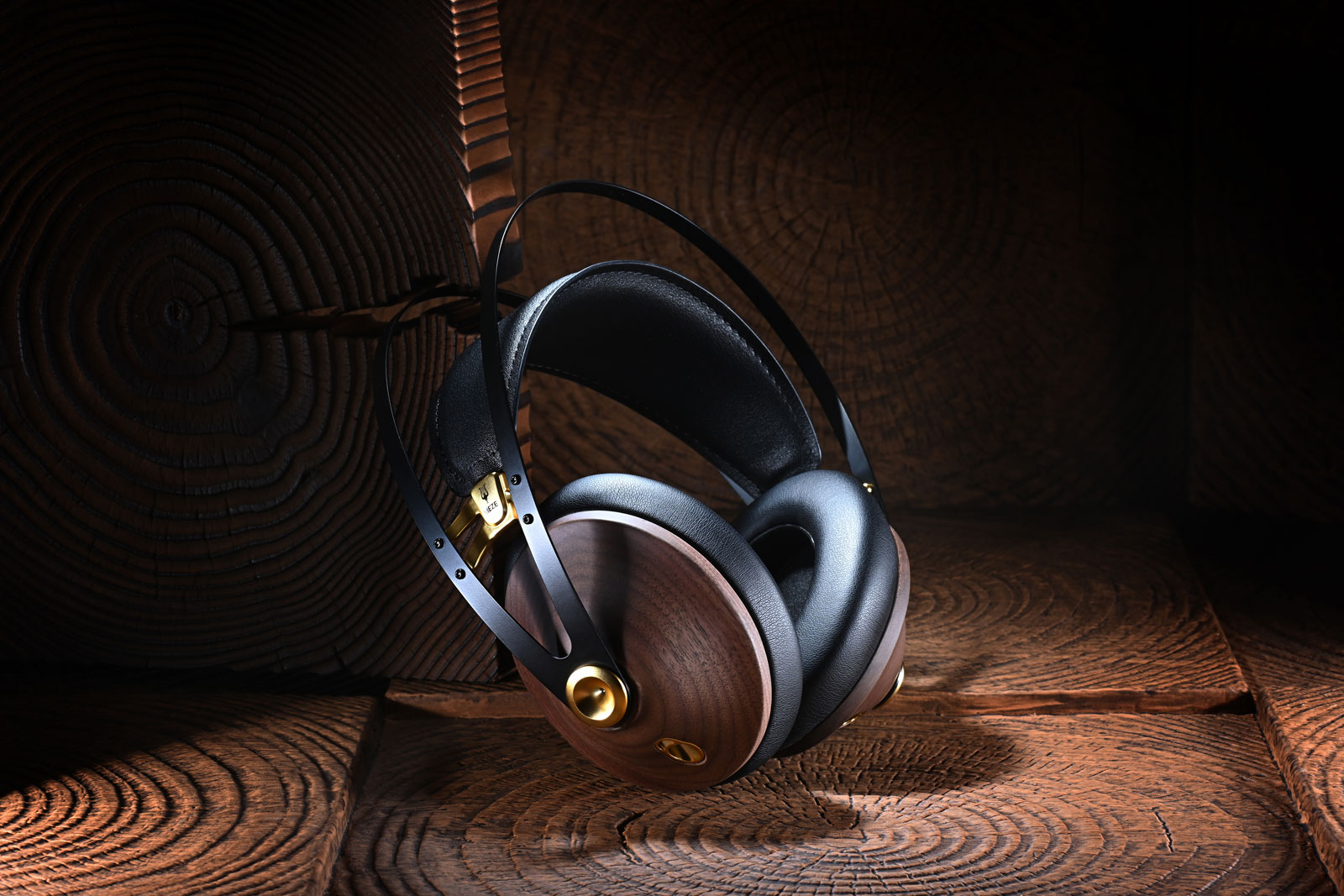 【評測】Meze Audio 99 Classics 2nd Gen：十年淬鍊的原木新經典