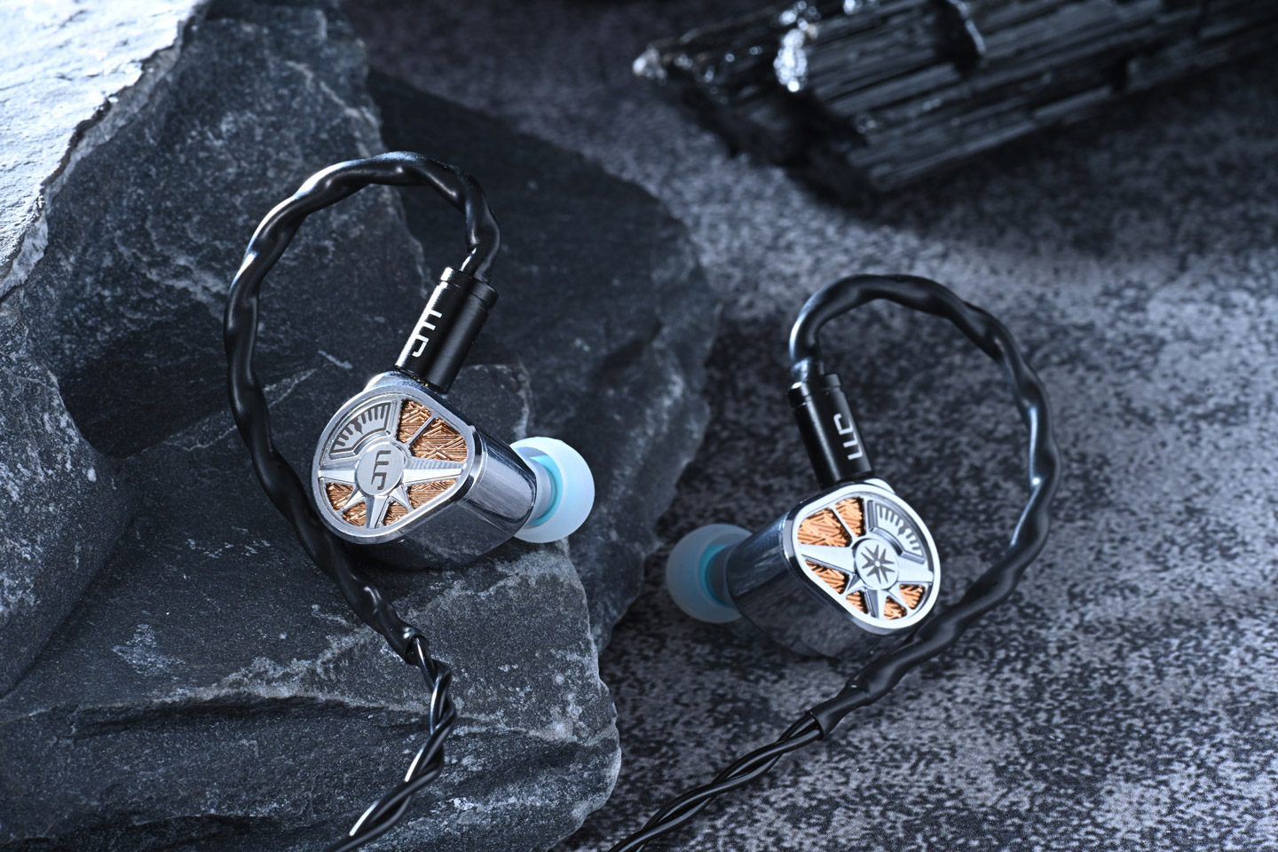【評測】Jomo Audio Nautic Stellar：品牌十周年力作　首款四混合單元旗艦耳機