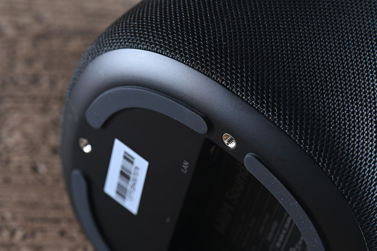 之前我們試過 WiiM 推出的 Amp Pro 和 Ultra 的兩聲道串流播放器和擴音機，音質出色之外網絡功更加相當豐富。而對於想要簡約方便、用一隻喇叭來聽歌的朋友，WiiM 最新就推出了 WiiM Sound 的一體式智能喇叭，同樣具備了超齊全的網絡串流功能，加上支援自動房間聲學校正，今次就將它放在不同地方試一試播歌的效果到底如何。