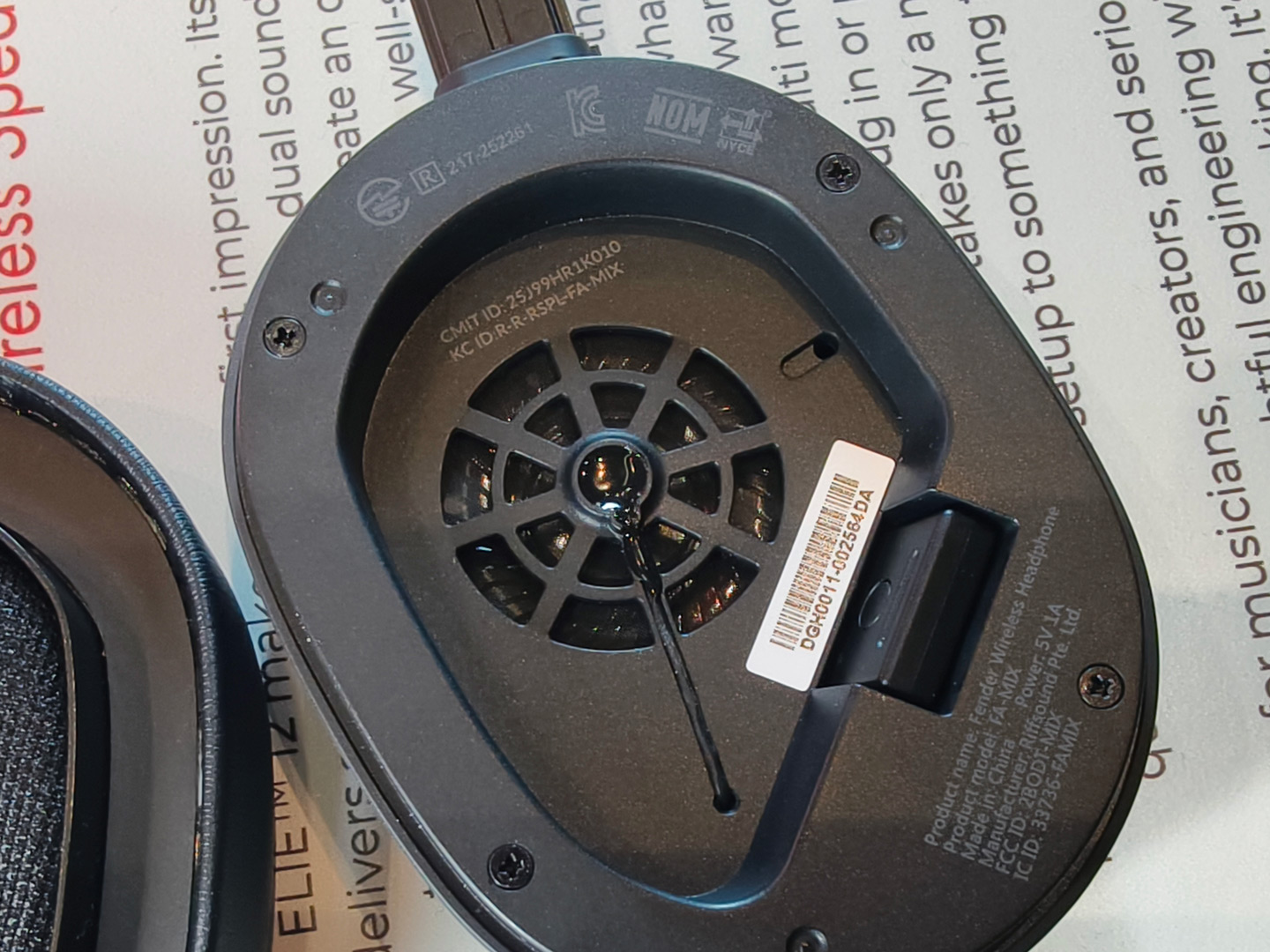 美國品牌 Fender Audio 近日帶來兩款備受注目的新品&mdash;&mdash;首款主動式降噪頭戴藍牙耳機 MIX，以及多功能藍牙喇叭系列 ELIE 6 和 ELIE 12。這些產品不僅延續品牌逾 70 年的音樂精神，更在設計與功能上各有特色，為用家帶來不同的聆聽享受。