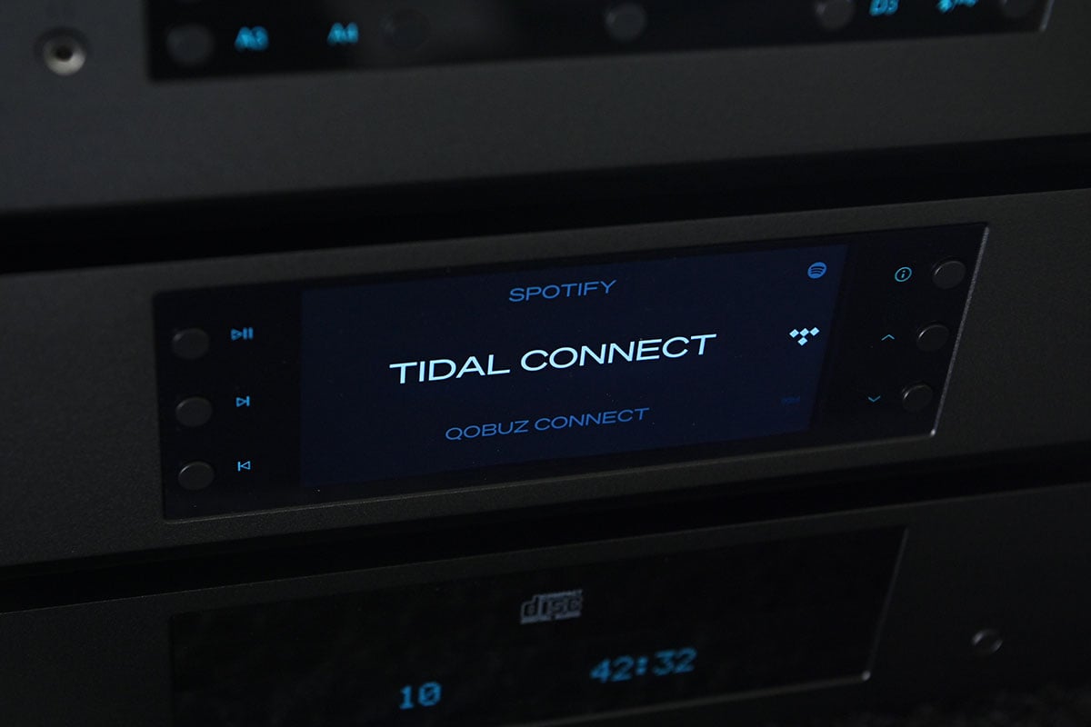 Cambridge Audio 的 CX 系列一直以來都是中階 Hi-Fi 的熱門選擇，由 CXN 到 CXA81 Mk II 等多款型號都獲獎無數。而廠方繼之前推出的 CXN100 串流播放器之後，今次就帶來了 CXN100 SE 以及限量版 CX Black 系列。這次我們就借來了全套啞光黑色的 CX Black 系列，也會重點測試當中 CXN100 SE 這款加強版網絡播放器，看看這個「限量黑魂版」的表現如何。