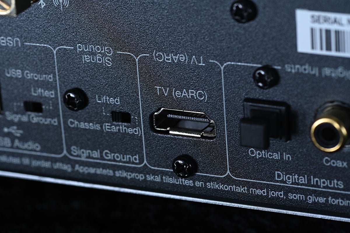 Cambridge Audio 的 CX 系列一直以來都是中階 Hi-Fi 的熱門選擇，由 CXN 到 CXA81 Mk II 等多款型號都獲獎無數。而廠方繼之前推出的 CXN100 串流播放器之後，今次就帶來了 CXN100 SE 以及限量版 CX Black 系列。這次我們就借來了全套啞光黑色的 CX Black 系列，也會重點測試當中 CXN100 SE 這款加強版網絡播放器，看看這個「限量黑魂版」的表現如何。