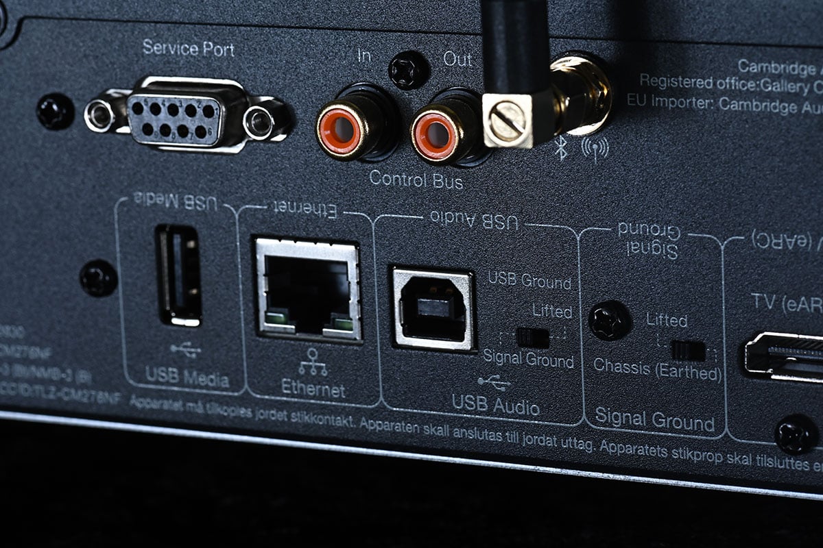 Cambridge Audio 的 CX 系列一直以來都是中階 Hi-Fi 的熱門選擇，由 CXN 到 CXA81 Mk II 等多款型號都獲獎無數。而廠方繼之前推出的 CXN100 串流播放器之後，今次就帶來了 CXN100 SE 以及限量版 CX Black 系列。這次我們就借來了全套啞光黑色的 CX Black 系列，也會重點測試當中 CXN100 SE 這款加強版網絡播放器，看看這個「限量黑魂版」的表現如何。