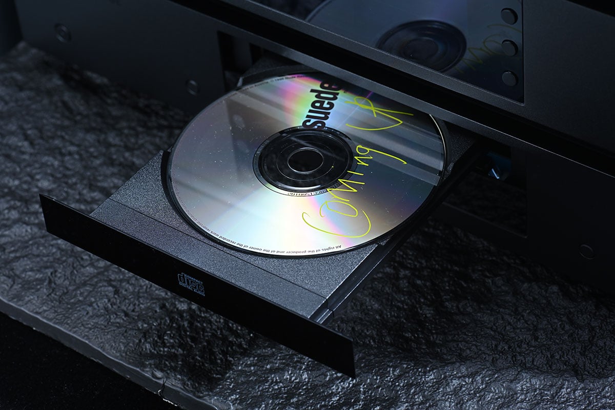 Cambridge Audio 的 CX 系列一直以來都是中階 Hi-Fi 的熱門選擇，由 CXN 到 CXA81 Mk II 等多款型號都獲獎無數。而廠方繼之前推出的 CXN100 串流播放器之後，今次就帶來了 CXN100 SE 以及限量版 CX Black 系列。這次我們就借來了全套啞光黑色的 CX Black 系列，也會重點測試當中 CXN100 SE 這款加強版網絡播放器，看看這個「限量黑魂版」的表現如何。