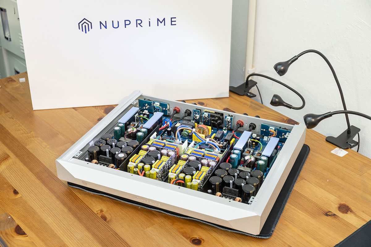 由香港代理 CAS Workshop 聯同 VOLENT Audio 及方浪音響攜手策劃的「NuPrime 新品發佈及高階音響體驗會」早前在觀塘舉行。今次活動不單展出和聽試 NuPrime Evolution 系列的最新成員 Evolution DAC-2、Evolution STA-SE，也是少有匯聚多方高階音響器材的「跨界」合作，一同展現極緻音色。