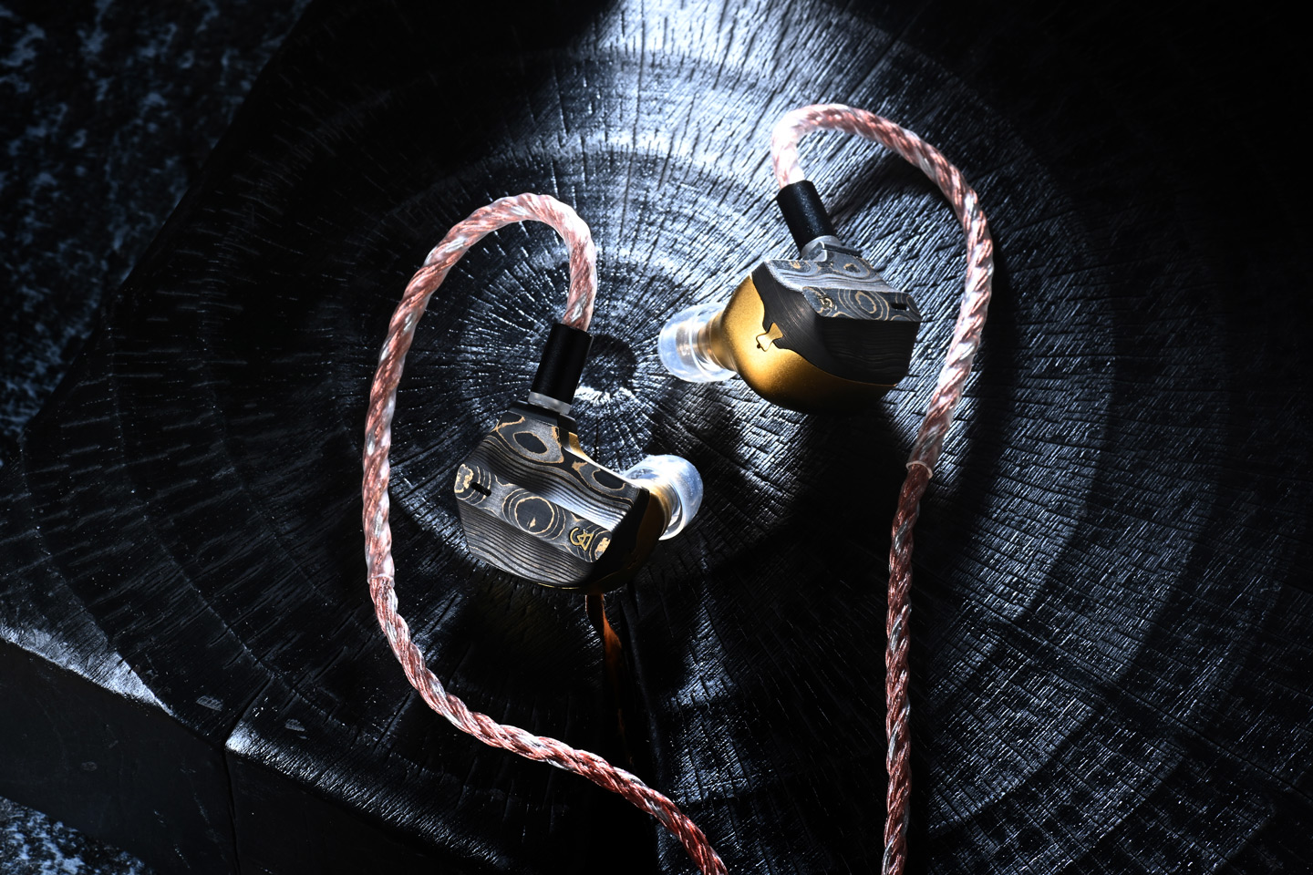 【評測】Campfire Audio Chimera：神話化身的超旗艦　十多年聲學理念集大成之作