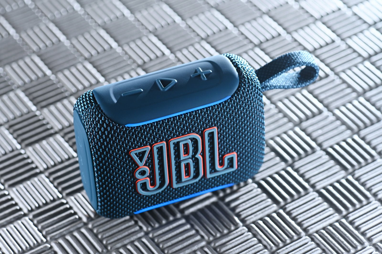 【評測】JBL Go 5:加入氛圍燈效的最強口袋藍牙喇叭